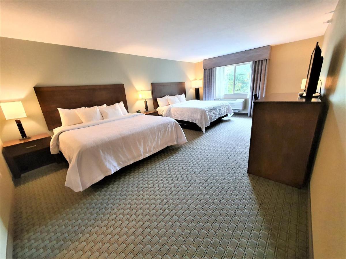 Amerivu Inn And Suites - Chisago City Luaran gambar